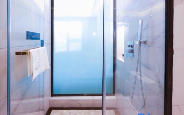 Xana Hotelle Hotel (Zhengzhou Yijia Jiaju Wangzhai Subway Station)