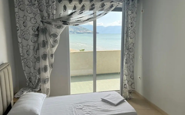 Beautiful 2 Bedroom Flat