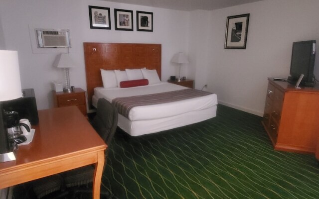 Bayview Lakefront Motel