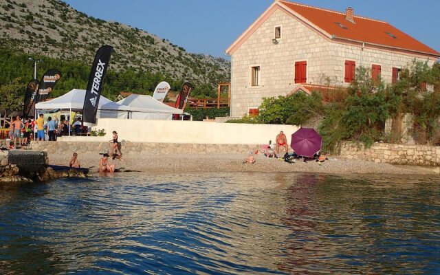 Apartments Danijel-in the Centre of Starigrad