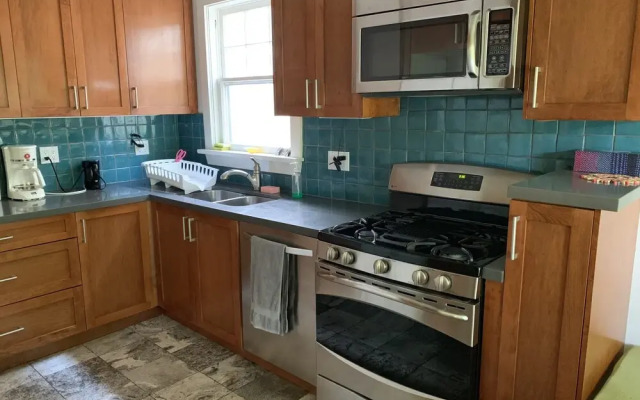 West Point Grey Guest House UBC