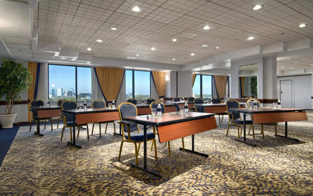Hilton Houston Plaza/Medical Center