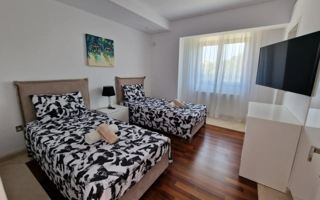 Luxury 6 bedrooms villa in Cyprus