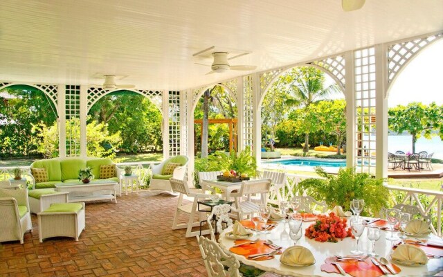 Seagrapes Villa