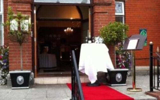 Maples House Hotel