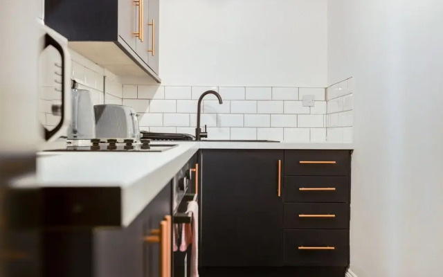 Queen Street Apartments by Sasco