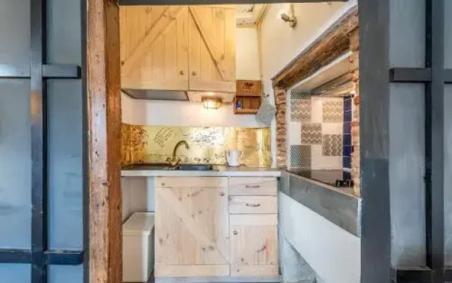 Bright Historical Apartment