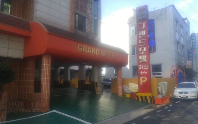 Samcheonpo Grand Motel