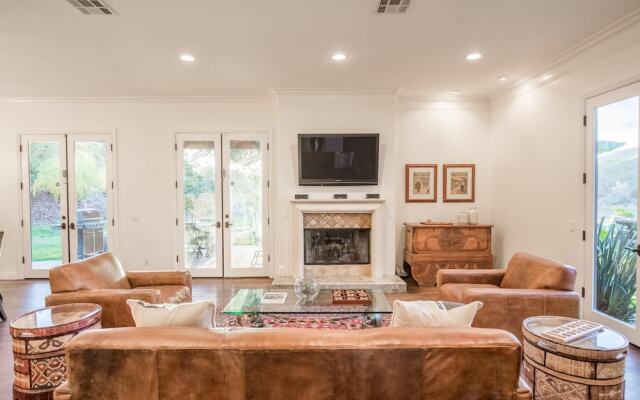 Casa del Arbol by AvantStay | Villa w/ Sunset Views | 5 Acres of Avocado Trees