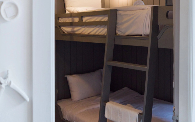 The Secret Service Bed and Breakfast Hotel