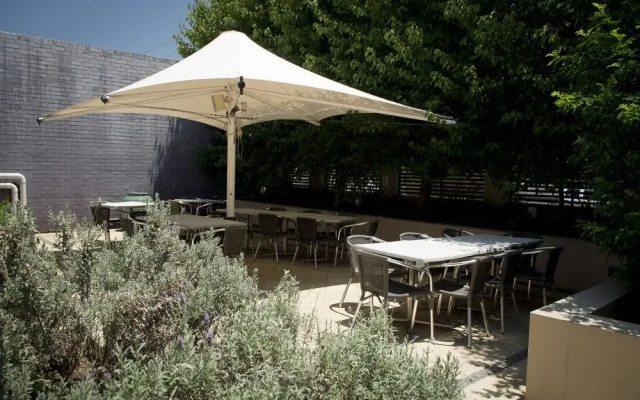 The Roundabout Inn