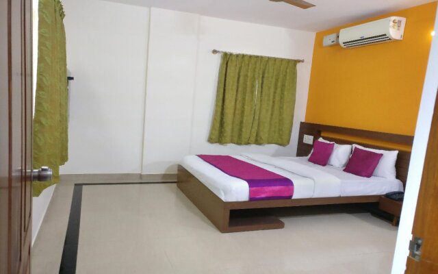 Hotel Sri Sai Comforts By OYO Rooms