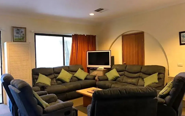 El Sierra Motel