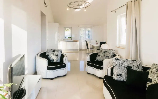 Villa 2 Pools 22137