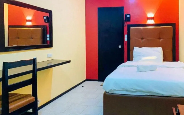 RedDoorz Carlton-Martin Hotel Masbate City
