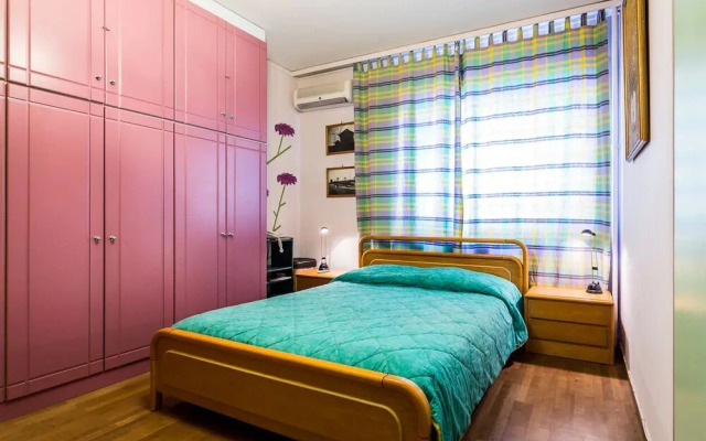 6 persons seaview Athens Riviera