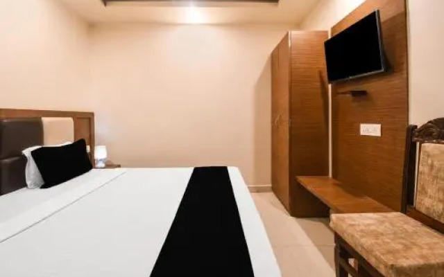 Capital O 86823 Hotel Subhadarsan