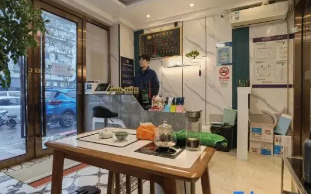 Shanghai Jintai Star Hotel (Jinqiao Road Subway Station)