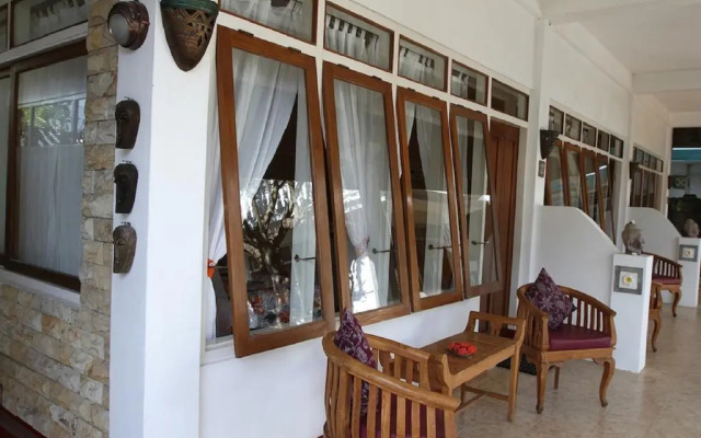 Villa Agung Beach Inn
