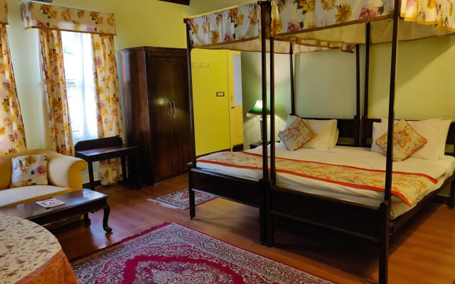 WelcomHeritage Kasmanda Palace