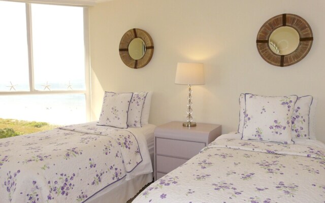 Cozy Beachfront Getaway With Pool and spa