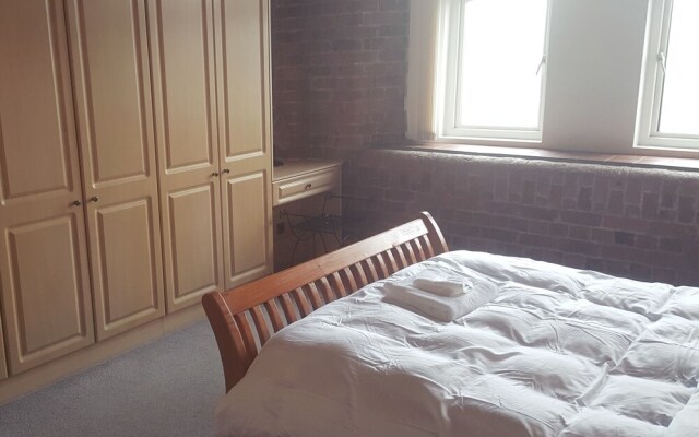 Liverpool Dockside Apartment