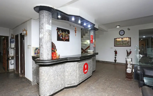 OYO Capital O 5879 Radha Damodar Residency