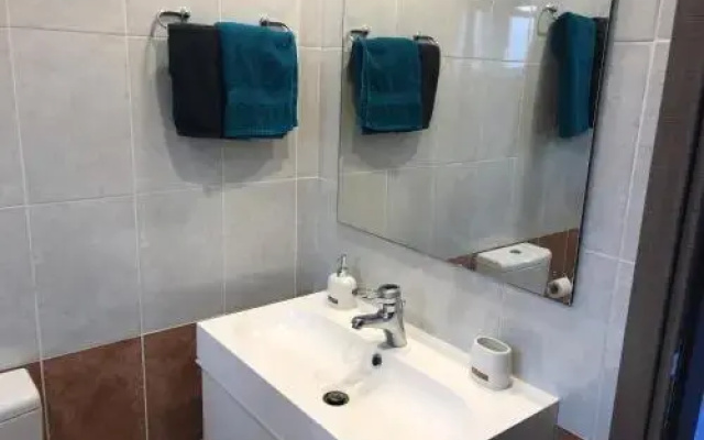 Luxury 2 Bed Apartment Next To the Beach