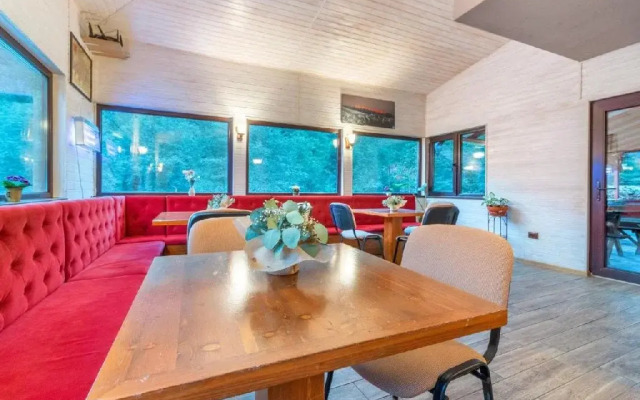 . Hotel Craiul Crailor