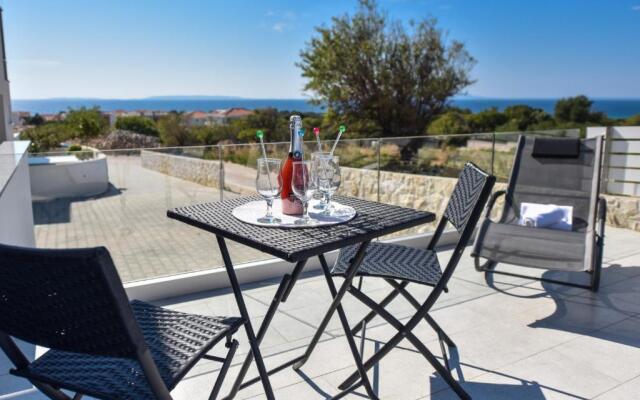 Funtastic C Apartments for 12, Private & Heated Pool