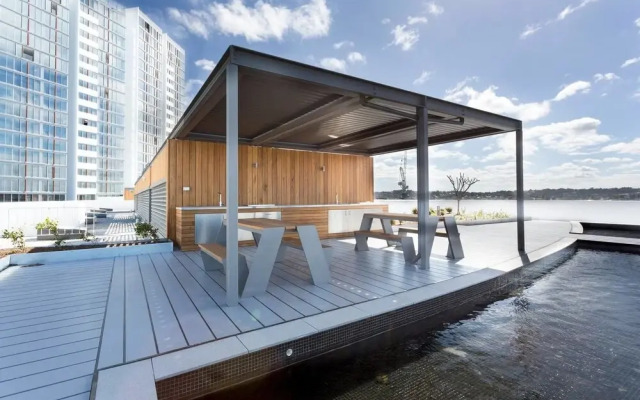 Chic Designer Apartment in Olympic Park + Parking