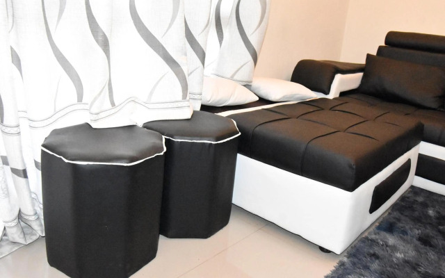 Specious Old Zamtel flats