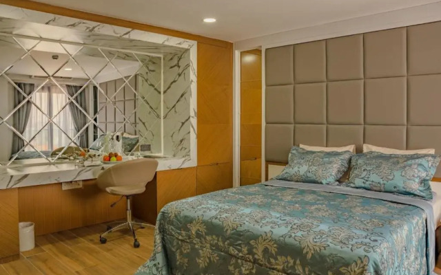 Novel Centre Point Hotel