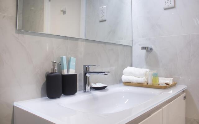 Luxe Studio Near Discovery Gardens Metro Station