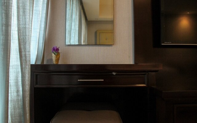 Elegant Studio Kemang Village Apartment