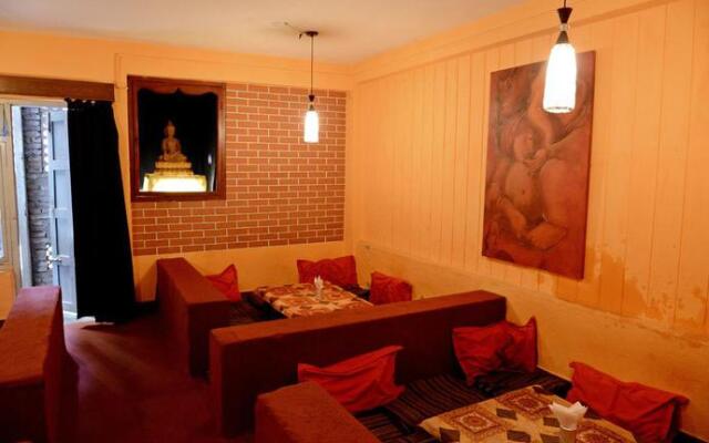 Shree Lal Inn