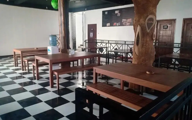 Coconut Hotel - Hostel