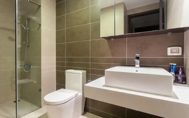 Sunrise City Luxury 2BR SW Pool 15th