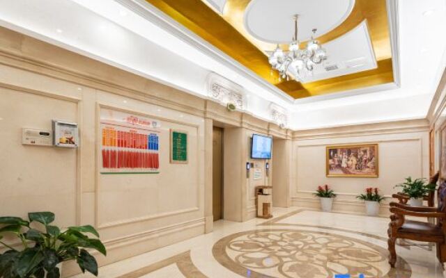 Vienna Hotel (Yingcheng Railway Station Haishan)