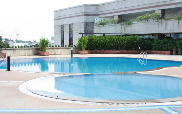 Thumrin Thana Hotel