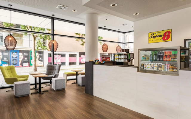Super 8 by Wyndham Koblenz