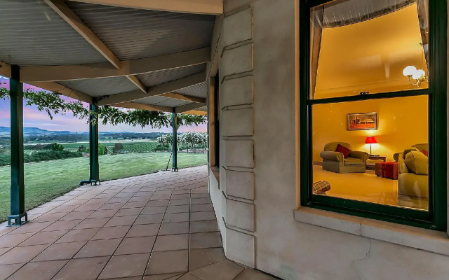 Abbotsford Country House