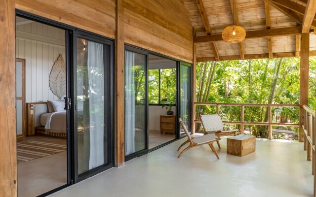 Blue Mist Hotel & Beach Club