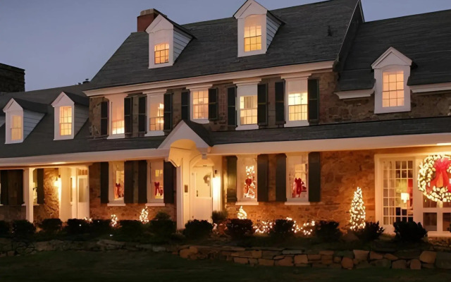 Chimney Hill Estate Inn
