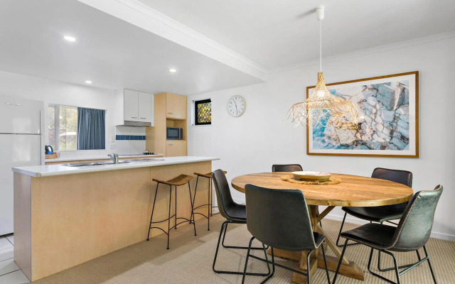 Modern & Stylish 2 Bedroom Townhouse