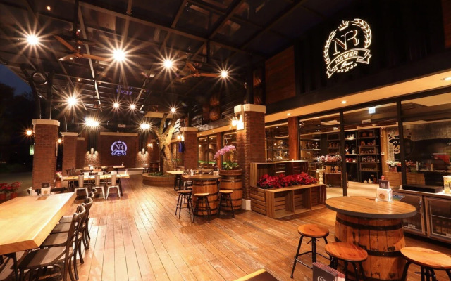 New Era Art Resort and Spa