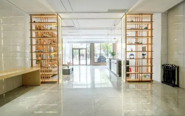 Sheng Karen International Hotel (Lingao Station Branch)