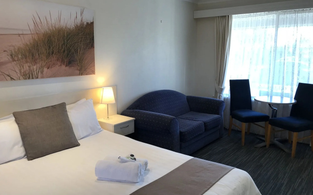 Robetown Motor Inn & Apartments – Guest Rooms – Robe