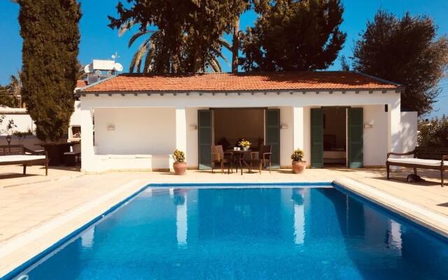 Villa Shifa by Amy Villas