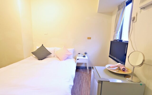 Fengjia Base14 Hostel